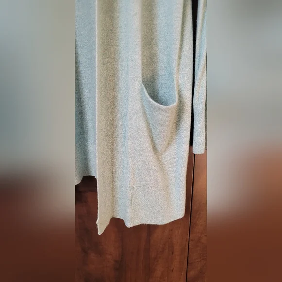 Cardigan - Picture 4 of 4